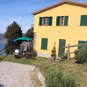 Valeria , Vernazza Italien